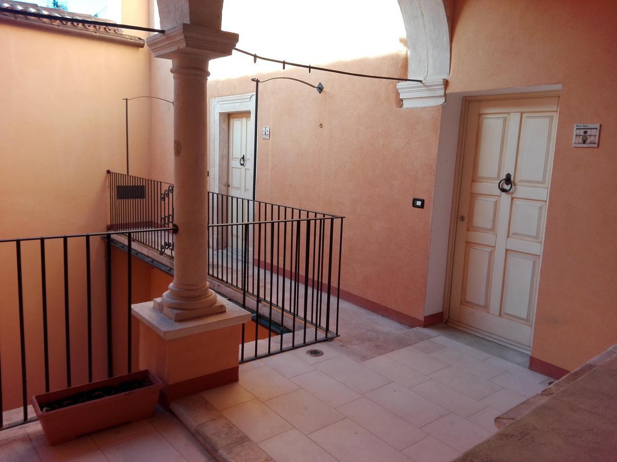 B&B Palazzo Cappa Л'Акуила Экстерьер фото